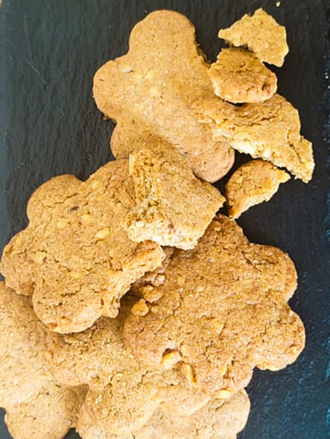 Frollini farro e granella di nocciole