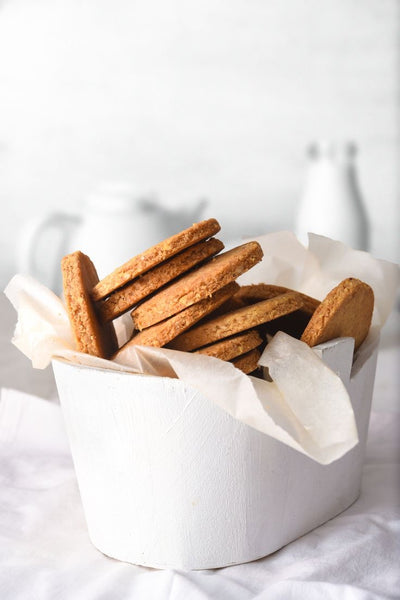 Frollini farro e granella di nocciole